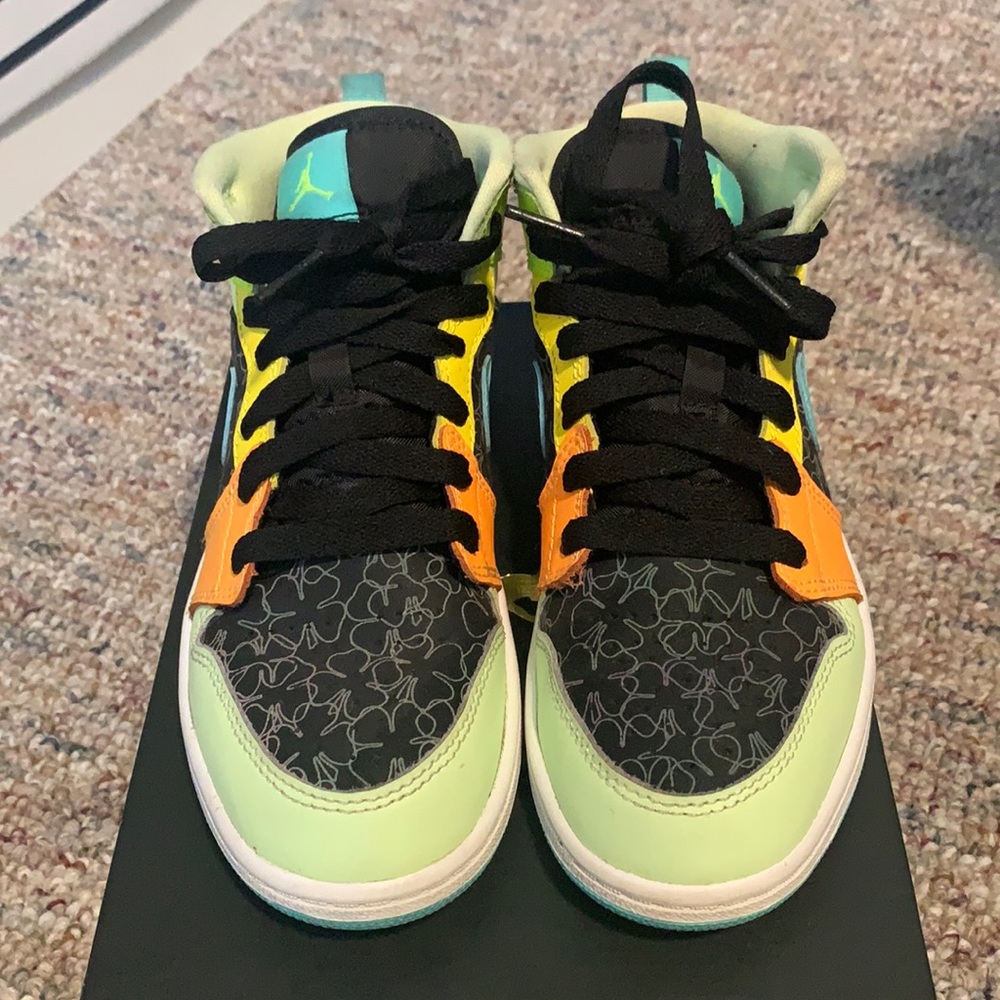 Nike Jordan Mid 1